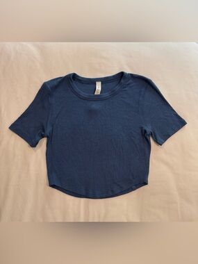 Lululemon Navy blue ribbed crop top tshirt size 4 XS